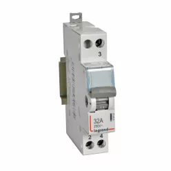   Legrand CX3 moduláris váltókapcsoló 1P 32A középállással (Legrand 412902)