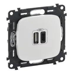   Legrand Valena Allure Töltőaljzat Kettős USB C-típusú + USB A-típusú csatlakozóval, 5V–3A–15W, Túlfesz-védelem >1kW, Class II SELV, Fehér (Legrand 754965)