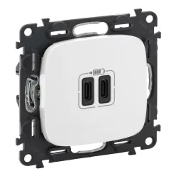   Legrand Valena Allure Töltőaljzat Kettős USB C-típusú csatlakozóval, 5V–3A–15W, Túlfesz-védelem >1kW, Class II SELV, Fehér (Legrand 755345)