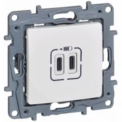   Legrand Niloé kettős USB-C+C töltőaljzat - 3 A - 15 W, fehér (Legrand 764595)