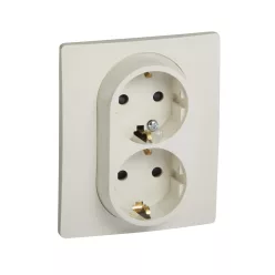   Legrand Niloé 2×2P+F csatlakozóaljzat biztonsági zsaluval (csavaros), bézs (Legrand 764644)