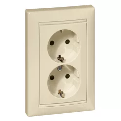   Legrand Valena 2x2P+F csatlakozóaljzat biztonsági zsaluval, elefántcsont (Legrand 774371)