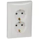 Legrand Valena 2x2P+F csatlakozóaljzat biztonsági zsaluval, fehér (Legrand 774427)