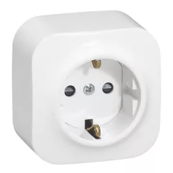   Legrand Forix IP20 falon kívüli 2P+F csatlakozóaljzat, 16 A, fehér (Legrand 782411)