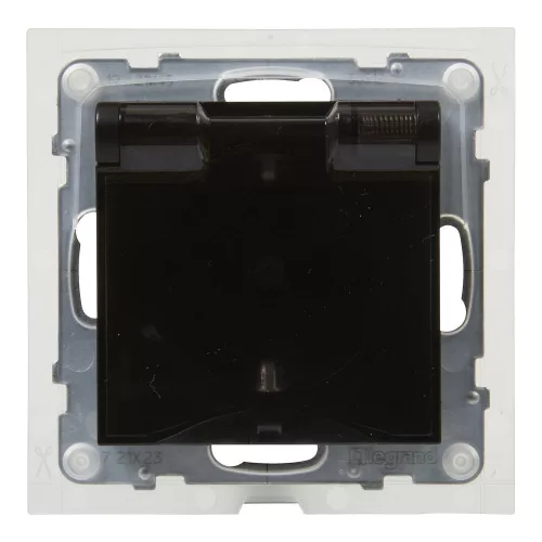 SUNO 2P+F CSF CSATLALJ.GYV IP44 R.FK